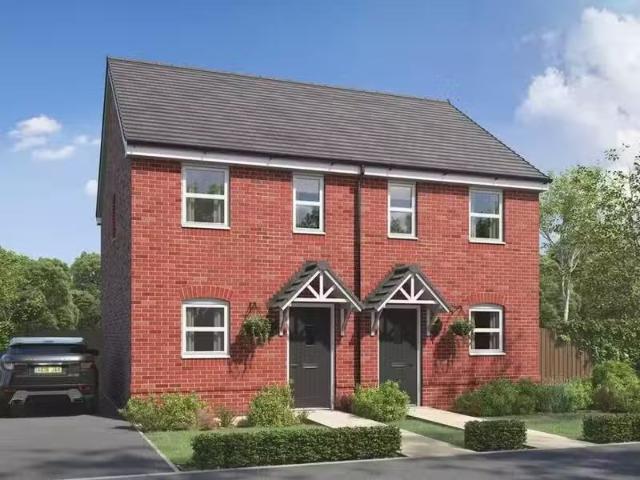 For Rent! 1 BA 2 bedroom mews property for rent in Spring Mead.