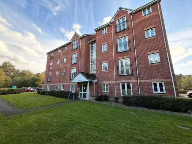 Charming 1 BA 2 bedroom apartment for rent in Waterside Garden.