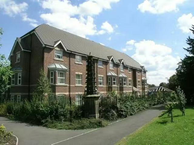 Unique 1 BA 2 bedroom apartment for rent in Westholme Close, C.