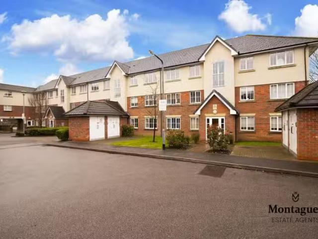 Cheap 1 BA 2 bedroom apartment for rent in Addison Court, Eppi.
