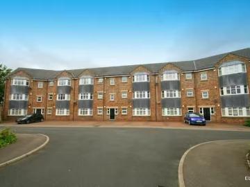 Nice 1 BA 2 bedroom apartment for rent in New Durham Courtyard.
