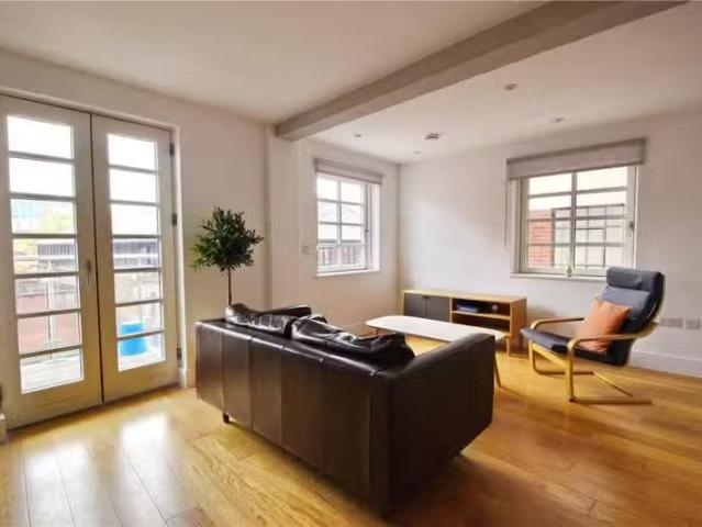 Just in! 1 BA 2 bedroom apartment for rent in Redcliff Backs.