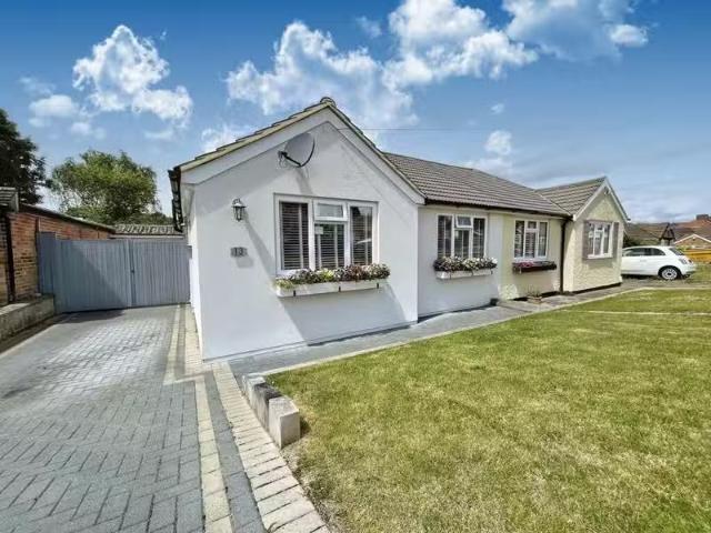 New 1 BA 2 bedroom bungalow for rent in Felton Close, Petts Wo.