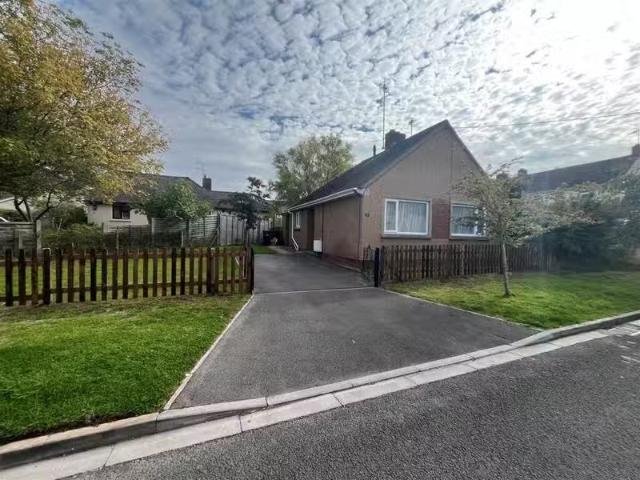 Rental! 1 BA 2 bedroom detached bungalow for rent in Homefield.