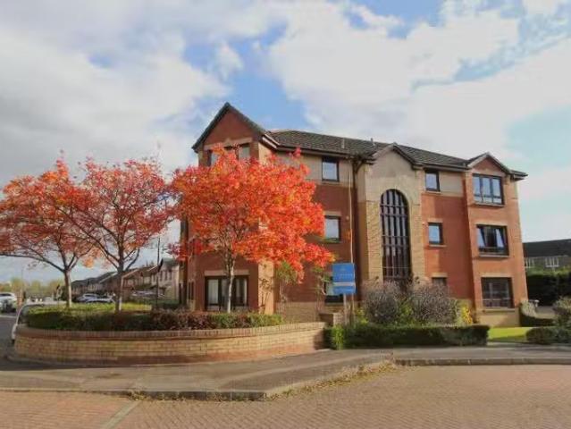 Just in! 1 BA 2 bedroom flat for rent in Carnbee Crescent, Lib.