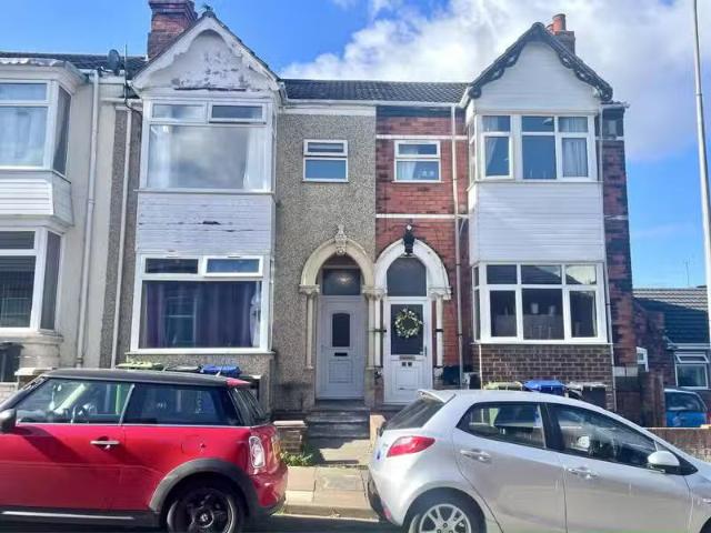 Cheap 1 BA 2 bedroom flat for rent in Grant Street, Cleethorpe.