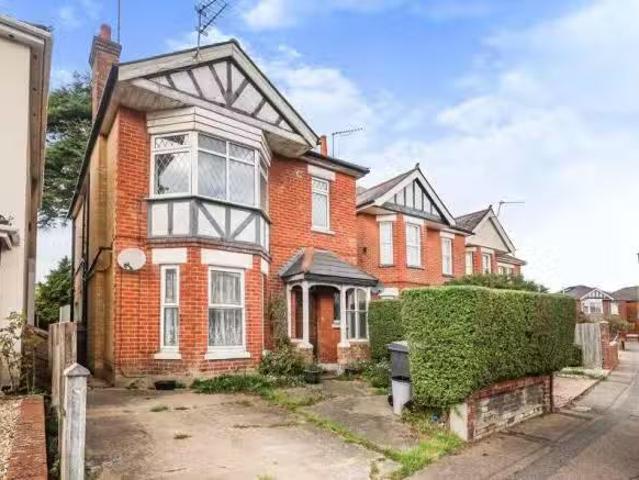 Charming 1 BA 2 bedroom flat for rent in Frederica Road, Bourn.