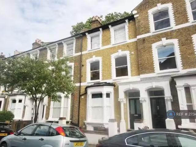 Rental! 1 BA 2 bedroom flat for rent in Reighton Road, London.