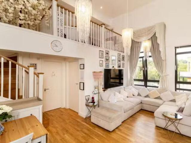 Nice 1 BA 2 bedroom flat for rent in Whyteleafe Hill, CR3