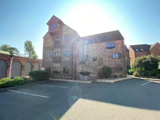 Unique 1 BA 2 bedroom flat for rent in The Mill, Granary Place.