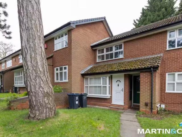 Deal! 1 BA 2 bedroom ground floor maisonette for rent in Odell.