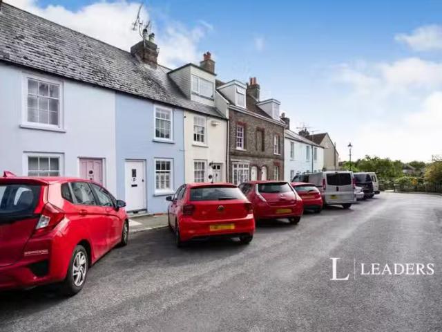 Just in! 1 BA 2 bedroom house for rent in Arun Street, BN18