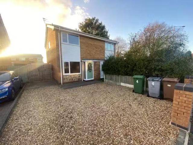 Just in! 1 BA 2 bedroom house for rent in Saughall Road, Moret.