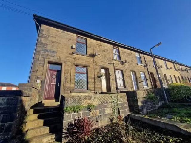 Cozy 1 BA 2 bedroom property for rent in Bevis Green, Bury, BL9