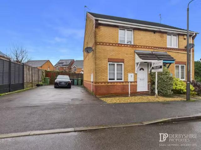 Just in! 1 BA 2 bedroom semi detached house for rent in Beechd.