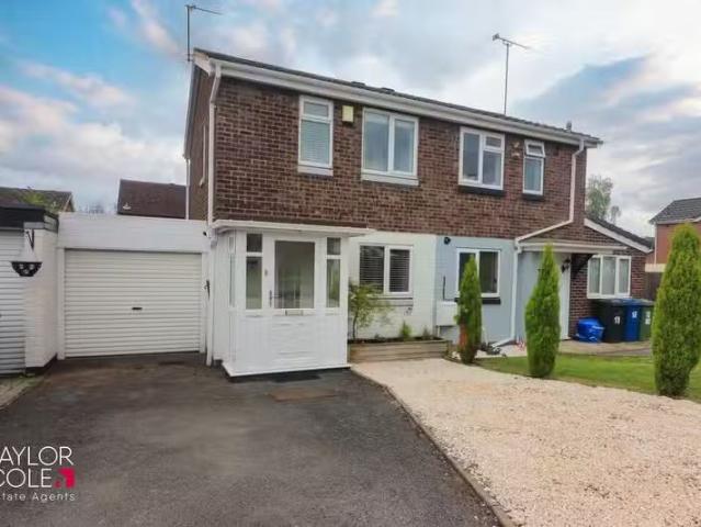 New 1 BA 2 bedroom semi detached house for rent in Dace, Tamwo.