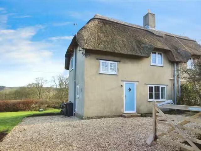 For Rent! 1 BA 2 bedroom semi detached house for rent in Penmo.