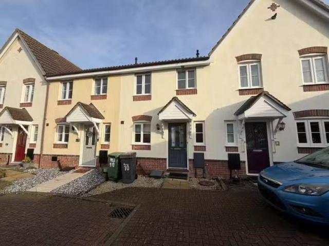 For Rent! 1 BA 2 bedroom terraced house for rent in Bentall Cl.