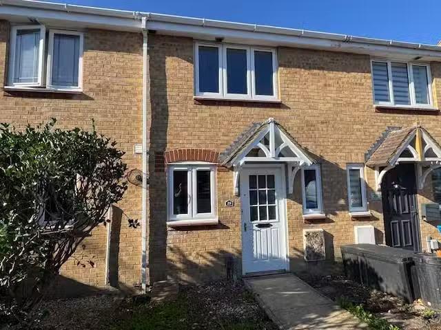 Deal! 1 BA 2 bedroom terraced house for rent in Carmel Close.