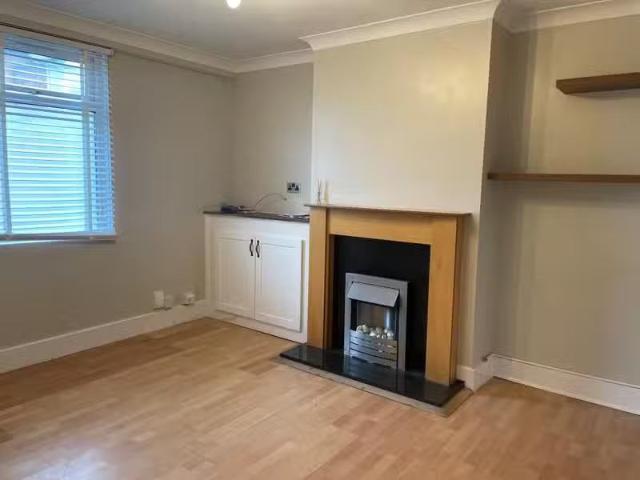 Cozy 1 BA 2 bedroom terraced house for rent in Cheriton High S.