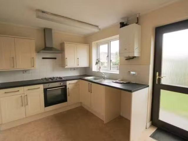 Just in! 1 BA 2 bedroom terraced house for rent in Thealby Gar.