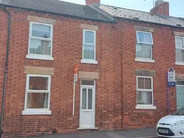 Deal! 1 BA 2 bedroom terraced house for rent in Victoria Stree.