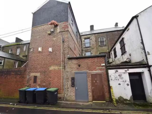 Unique 1 BA 4 bedroom flat for rent in Middle Street, Consett.