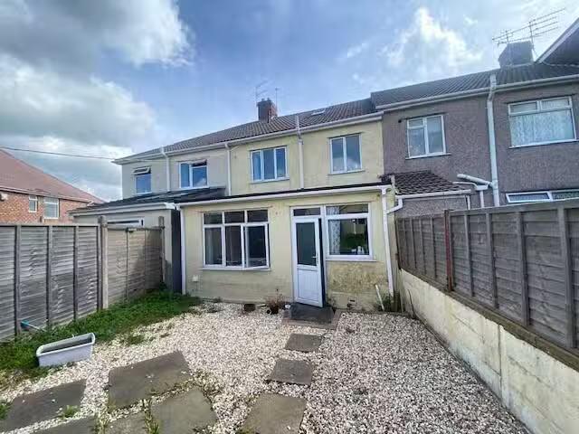 Nice 1 BA 4 bedroom house for rent in Durban Road, Patchway, B.