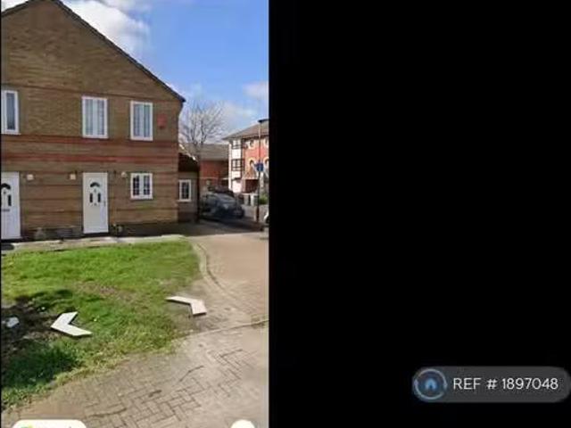 Cozy 1 BA 4 bedroom semi detached house for rent in Beryl Aven.