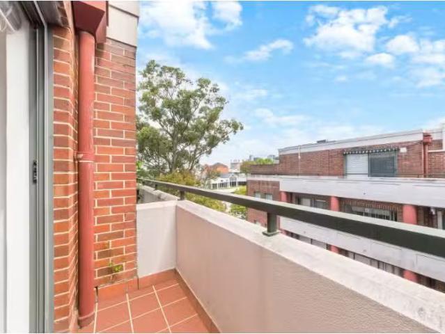 Just in! 1 BA 74/4 8 Waters Road, Neutral Bay Apartment for re.