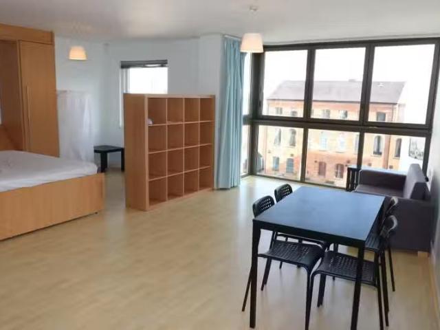 For Rent! 1 BA Studio apartment for rent in Sheepcote Street.