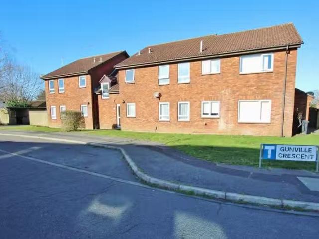 Unique 1 BA Studio flat for rent in Gunville Crescent, Bournem.
