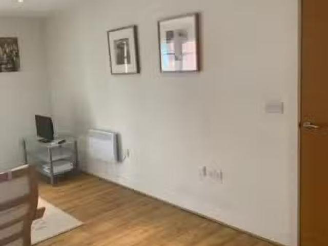 Cheap 1 bedroom apartment for rent in Canal Wharf, Waterfront.