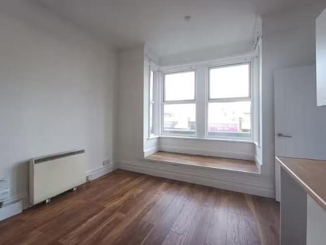 New 1 bedroom apartment for rent in Christchurch Road, Bournem.
