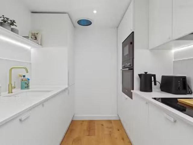 Cozy 1 bedroom apartment for rent in Ashford Road, Eastbourne.
