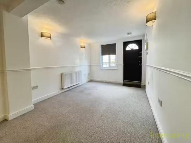 Deal! 1 bedroom apartment for rent in London Road, Sawbridgewo.