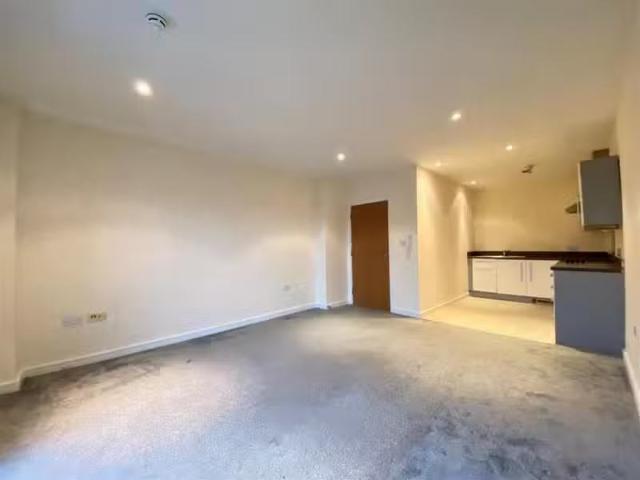 Charming 1 bedroom apartment for rent in Waterside, St. James.