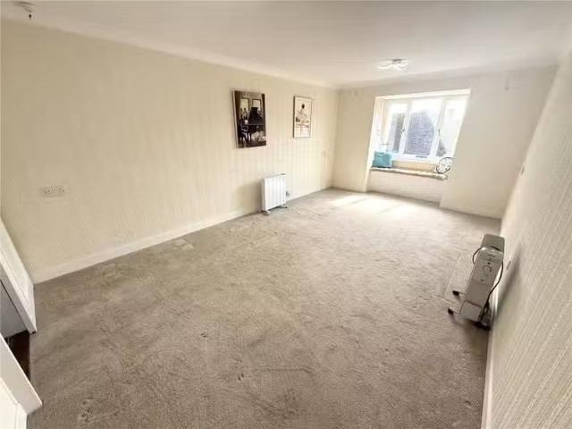 New 1 bedroom apartment for rent in White Lion Courtyard, Dewe.