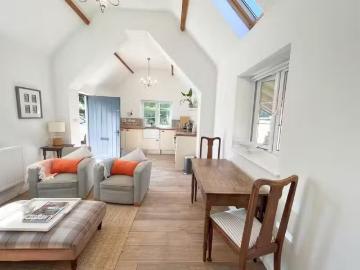 Unique 1 bedroom apartment for rent in The Dairy, Home Farm, F.