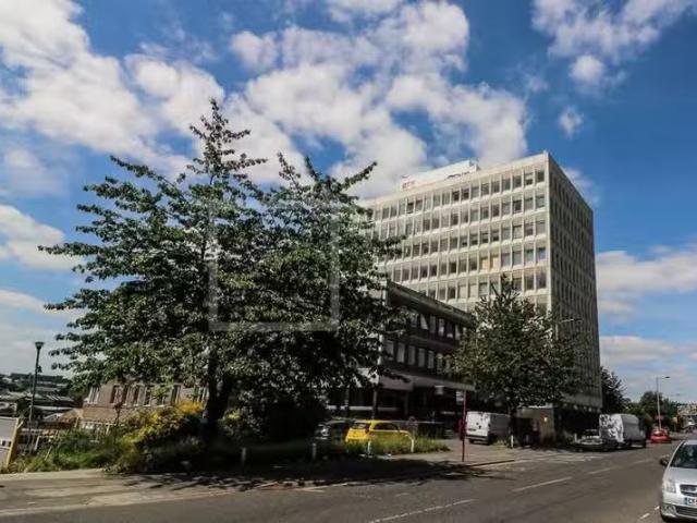 Nice 1 bedroom flat for rent in Colonnade House, Sunbridge Roa.