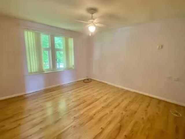 Deal! 1 bedroom flat for rent in Darnay Lane, Bradford, BD5