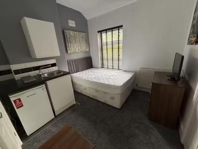 Charming 1 bedroom house share for rent in 79 Norfolk Road, Er.
