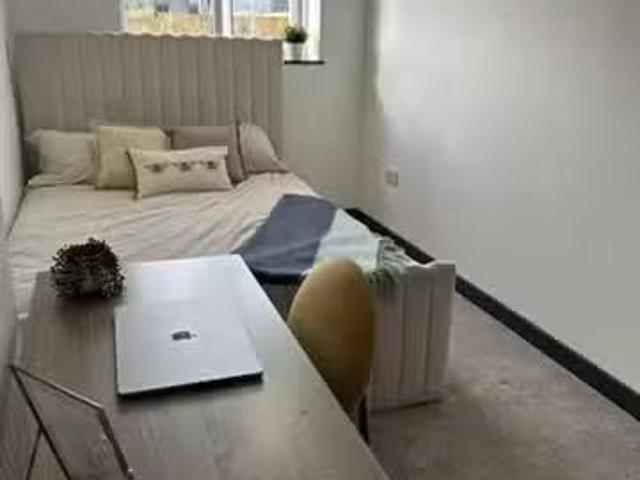 Deal! 1 bedroom house share for rent in Fourth Avenue, Bristol.