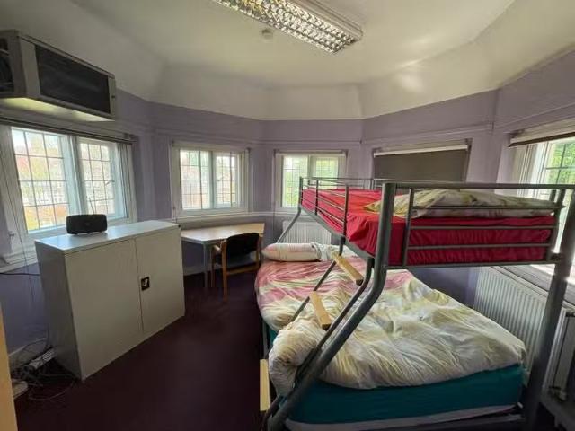 Rental! 1 bedroom house share for rent in Room 16, Handsworth.