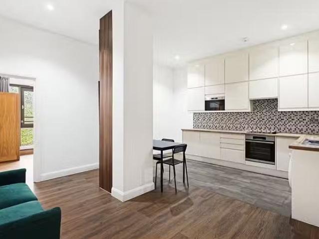Cozy 1 bedroom property to let in Weir Road, London, SW19 £1.