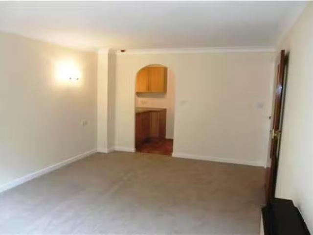 Rental! 1 bedroom retirement property for rent in Liege House.