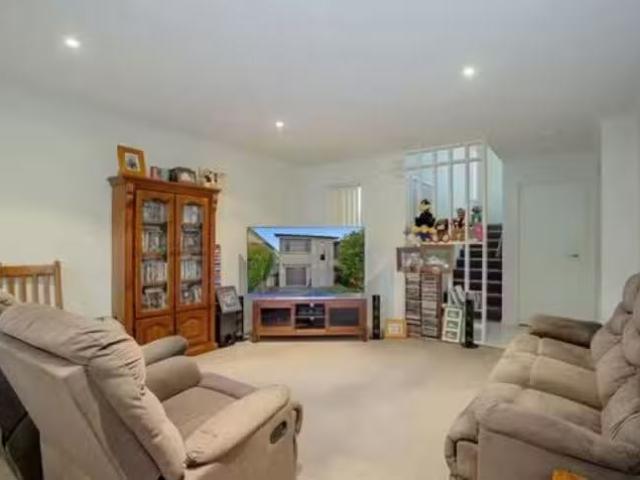 Nice 1 Belongil Street, Pacific Pines, QLD 4211
