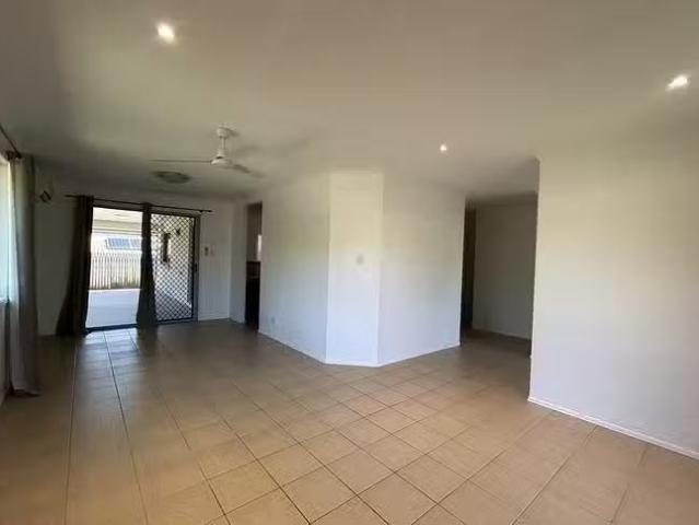 Nice 1 Birch Court, Kin Kora, QLD 4680