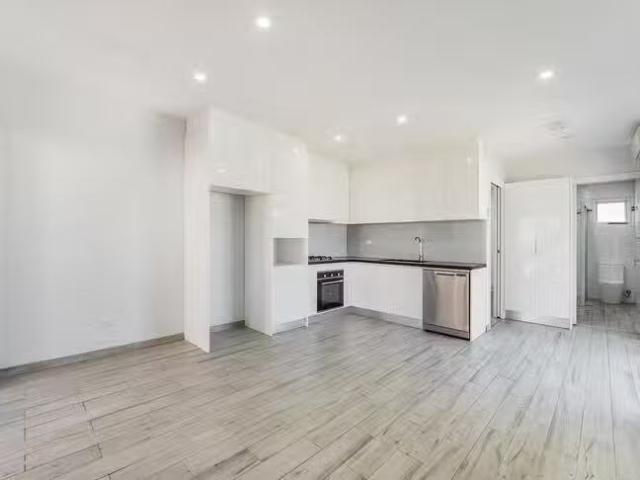Unique 1 BR 3A Winnall Place, Ashcroft, NSW 2168