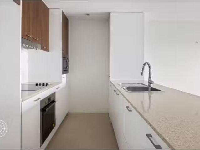 Just in! 1 BR 105/10 Ipima Street, Braddon Apartment for rent.